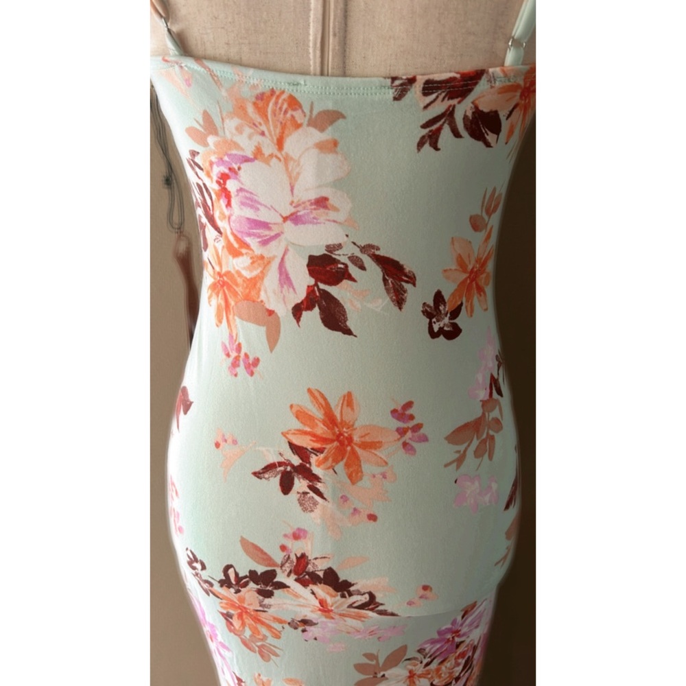 Sage floral print maxi dress - Picture 7 of 7